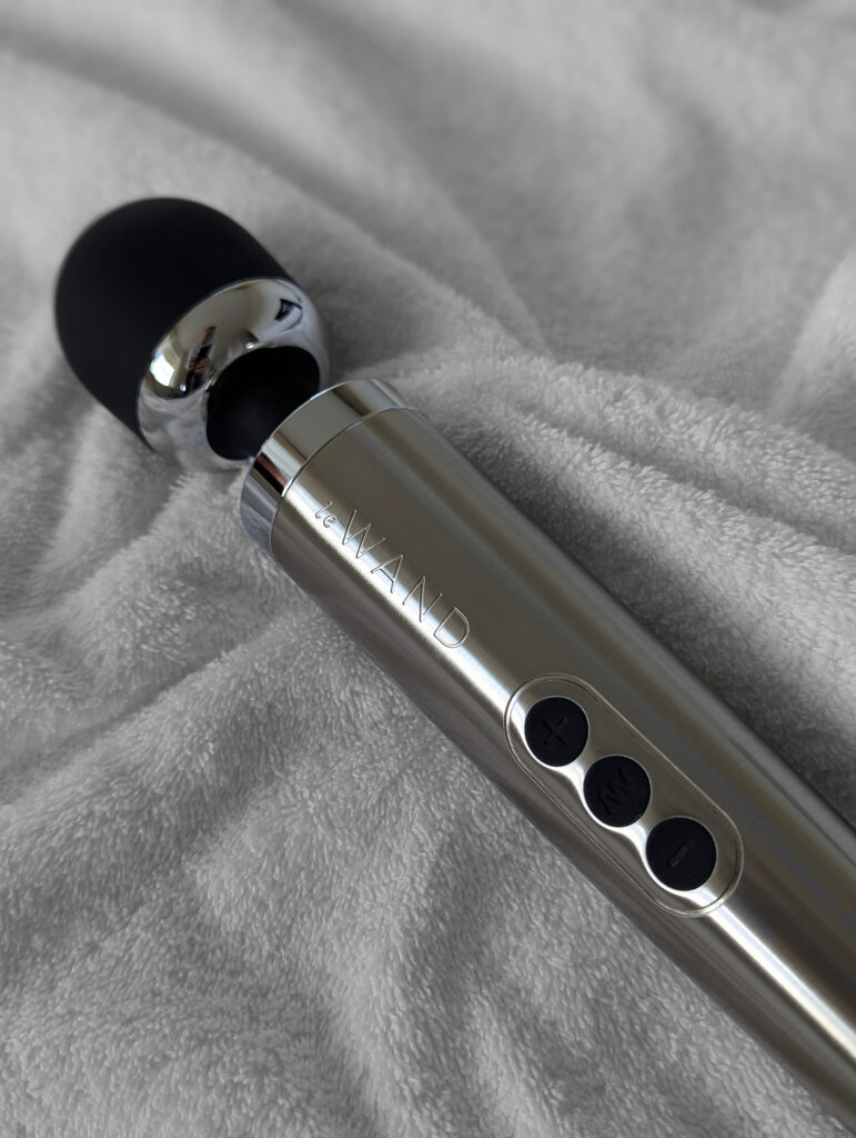 Le Wand Die Cast trådlös wandvibrator